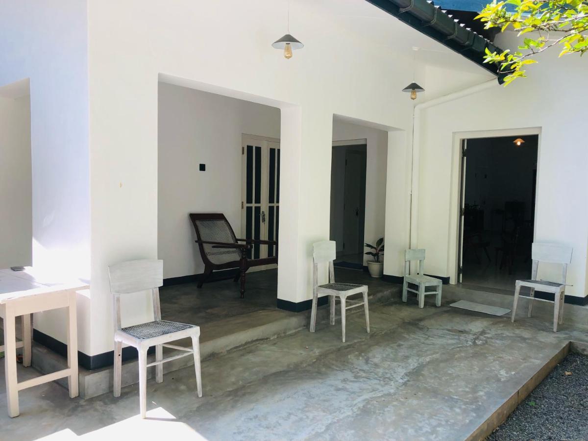 Mahagedara Dickwella Hotel ภายนอก รูปภาพ