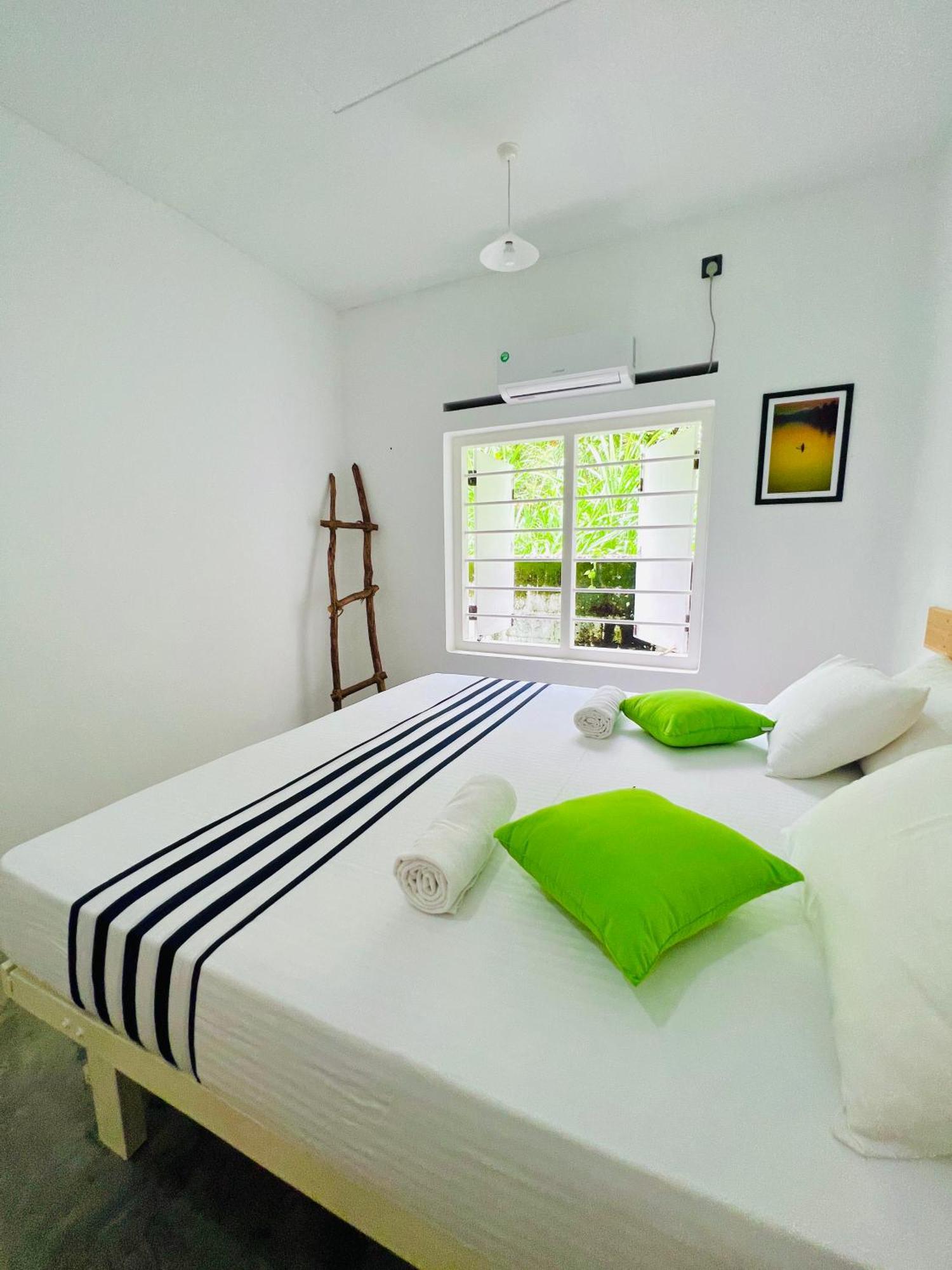 Mahagedara Dickwella Hotel ภายนอก รูปภาพ